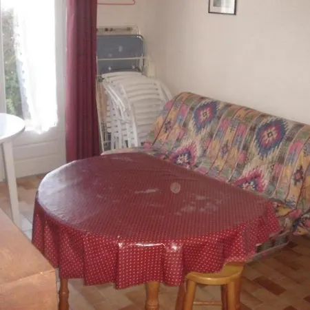 4 Personnes Noirmoutier L'epine Maison Mitoyenne Dans Une Privee Proche Plage. Apartamento